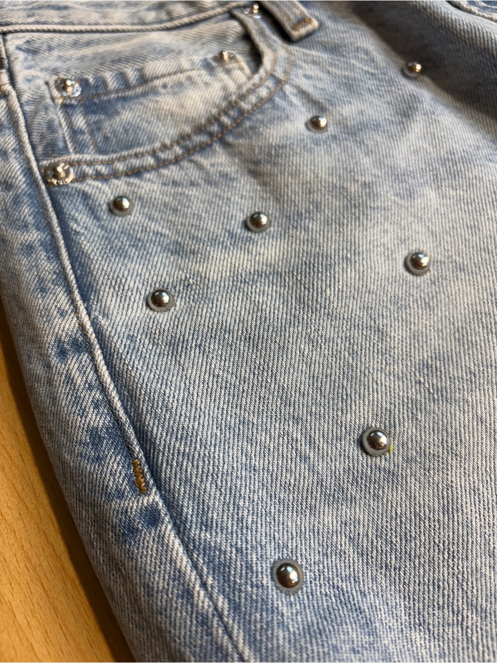 pistola NWT Lexi Bowed Barrel Leg Jean in Aries Studded 25 - Picture 9 of 12